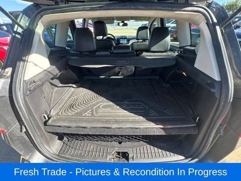 Used 2017 Ford C-MAX Energi Titanium FWD image 19