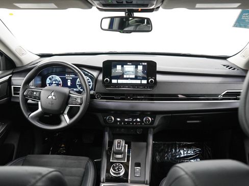 Used 2024 Mitsubishi Outlander SE AWD/4WD image 13
