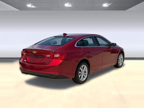 Used 2025 Chevrolet Malibu LT FWD image 9