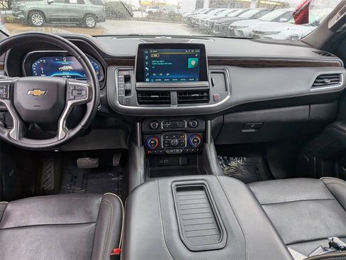 Used 2023 Chevrolet Suburban Premier image 25
