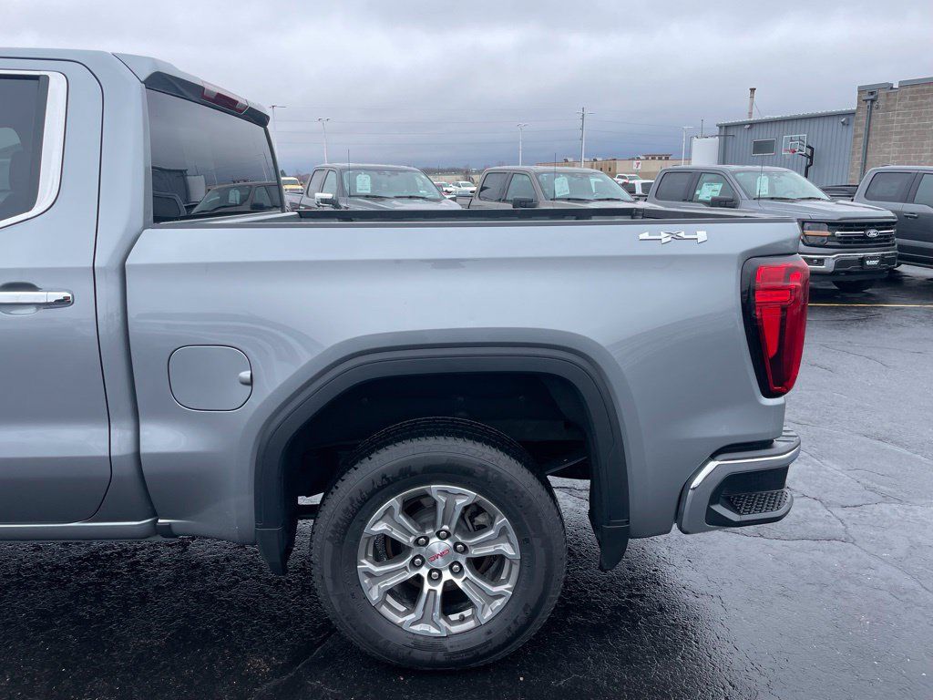Used 2025 GMC Sierra 1500 SLT AWD/4WD image 40