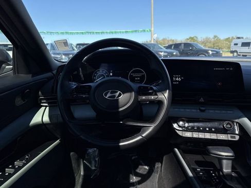 Used 2024 Hyundai Elantra Limited image 18