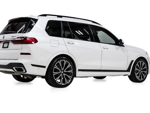 Used 2019 BMW X7 xDrive40i w/ Premium Package AWD/4WD image 3