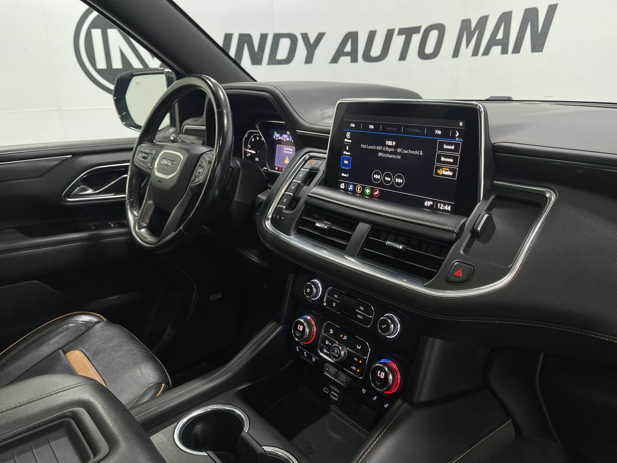 Used 2021 GMC Yukon AT4 w/ Technology Package AWD/4WD image 19