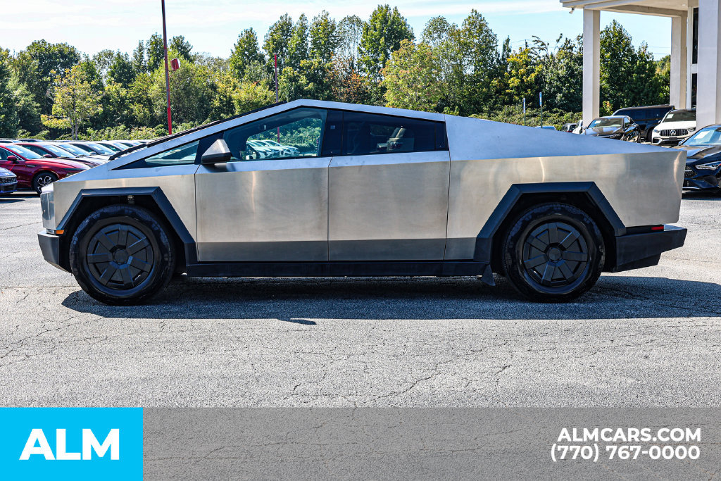 Used 2024 Tesla Cybertruck AWD Crew Cab image 8