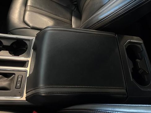 Used 2019 Ford F150 Platinum w/ Equipment Group 701A Luxury image 28