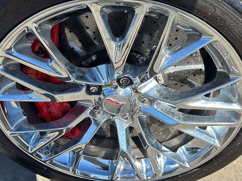 Used 2016 Chevrolet Corvette Z06 w/ 3LZ Preferred Equipment Group image 9