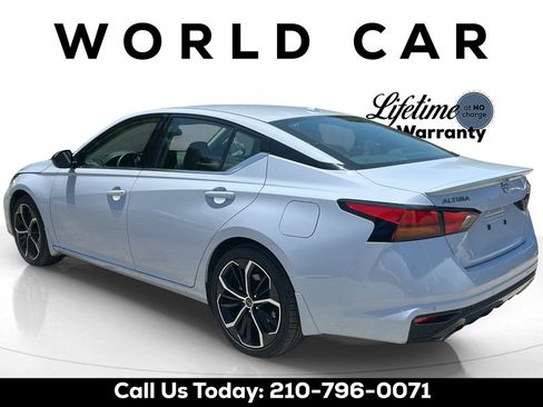Used 2025 Nissan Altima 2.5 SR w/ SR Premium Package FWD image 5