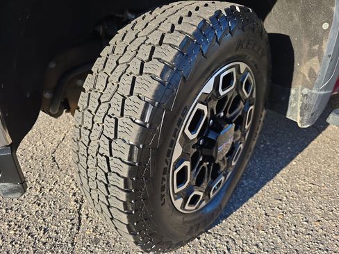 Used 2022 GMC Sierra 2500 SLT w/ X31 Off-Road Package image 34