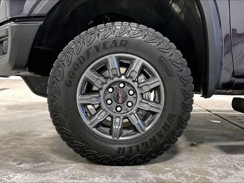 Used 2024 GMC Sierra 1500 AT4X AWD/4WD image 10