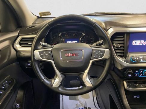 Used 2023 GMC Acadia SLT image 13