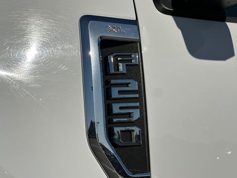 Used 2022 Ford F250 XL w/ Power Equipment Group image 24