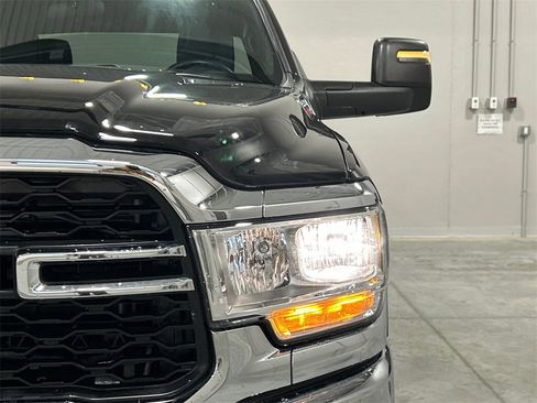 Used 2024 RAM 3500 Tradesman w/ Chrome Appearance Group image 10