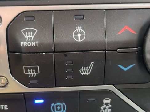 Used 2025 Jeep Wrangler Unlimited Sahara image 24