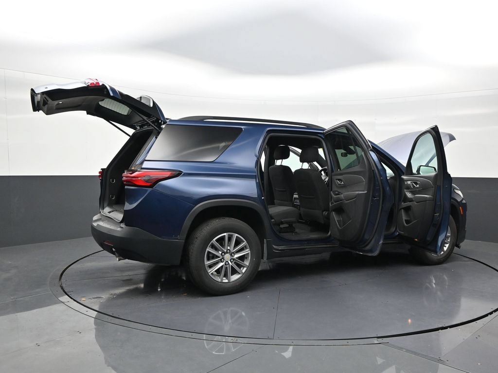 Used 2023 Chevrolet Traverse LT FWD image 28