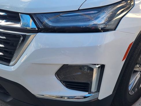 Used 2023 Chevrolet Traverse LT FWD image 7