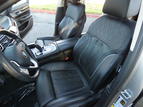 Used 2020 BMW 750i xDrive w/ Executive Package image 62