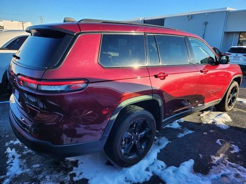 Used 2023 Jeep Grand Cherokee L Laredo image 4