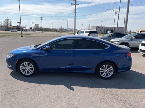 Used 2016 Chrysler 200 Limited FWD image 3