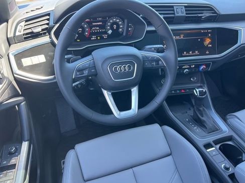 New 2025 Audi Q3 2.0T Premium image 36