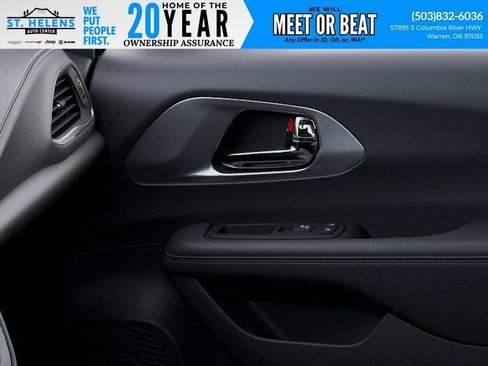 New 2027 Chrysler Pacifica Select AWD/4WD image 28
