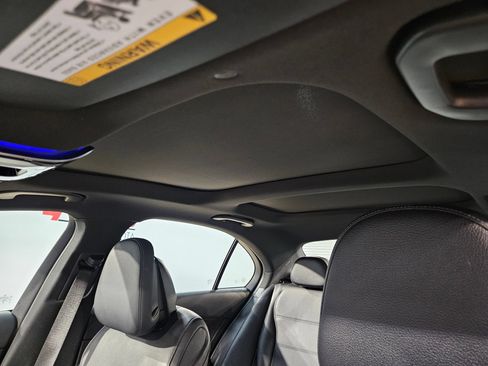 Used 2025 Mercedes-Benz C 300 Sedan image 25