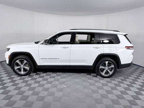 Used 2023 Jeep Grand Cherokee L Limited w/ Luxury Tech Group II image 7
