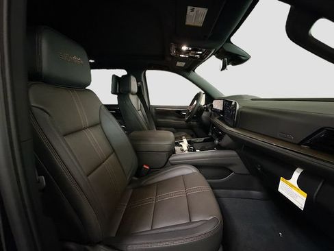 New 2026 Chevrolet Suburban High Country AWD/4WD image 33