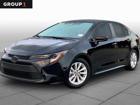 Used 2024 Toyota Corolla LE FWD image 1