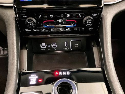 Used 2022 Jeep Grand Cherokee Limited 4xe w/ Luxury Tech Group II image 15