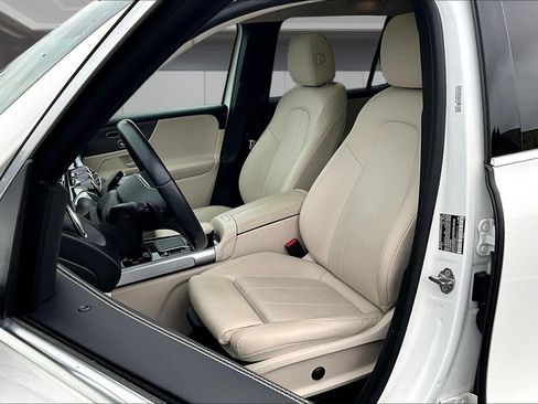 Used 2022 Mercedes-Benz GLB 250 4MATIC image 21