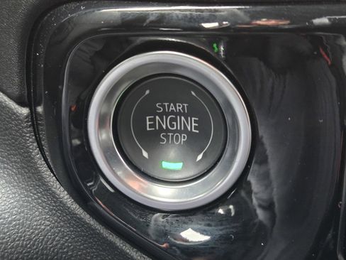 Used 2025 GMC Sierra 1500 Elevation image 20