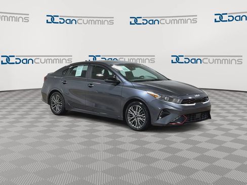 Used 2022 Kia Forte GT-Line w/ GT-Line Premium Package FWD image 2