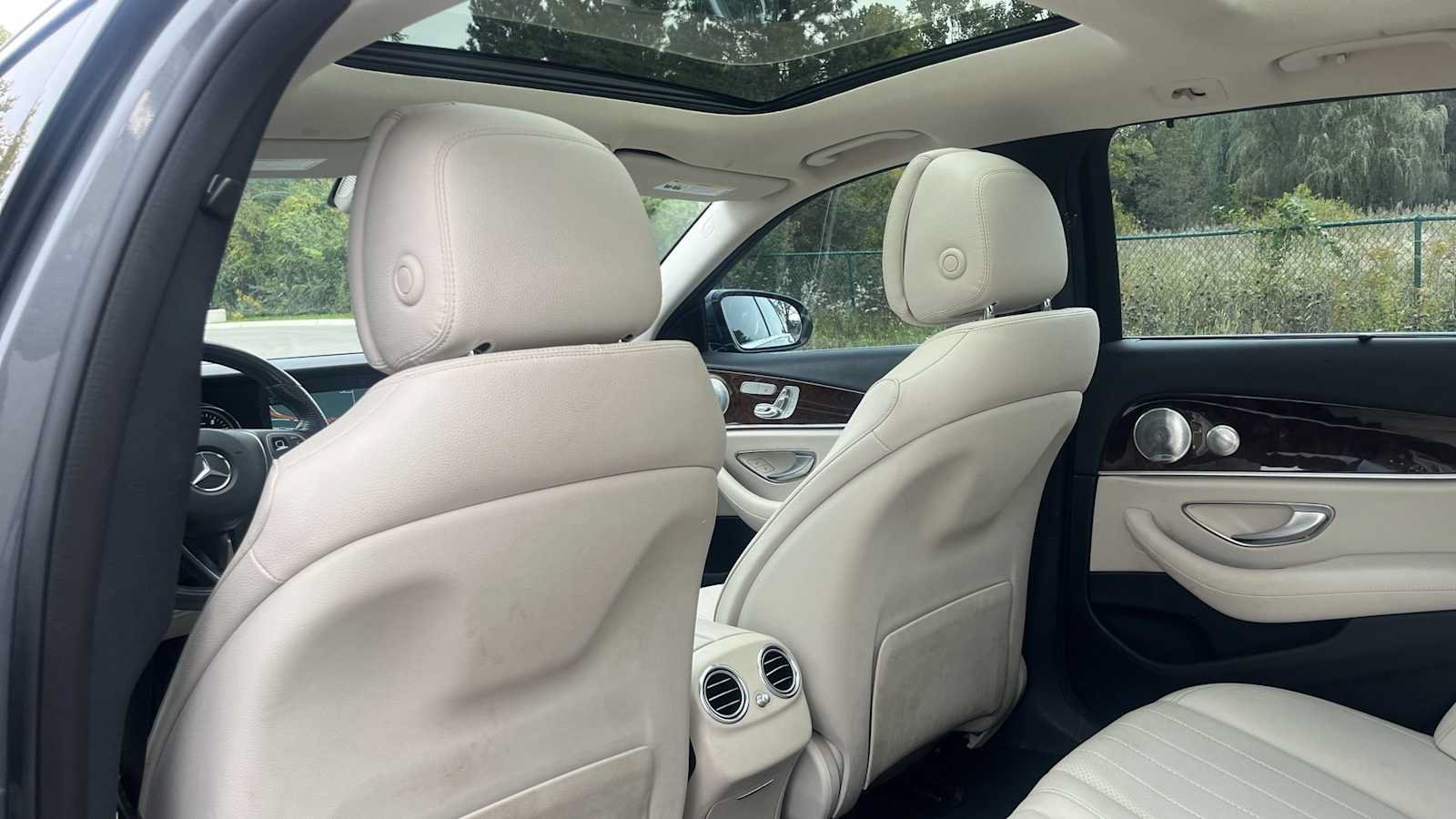 Certified 2017 Mercedes-Benz E 400 4MATIC Wagon image 27