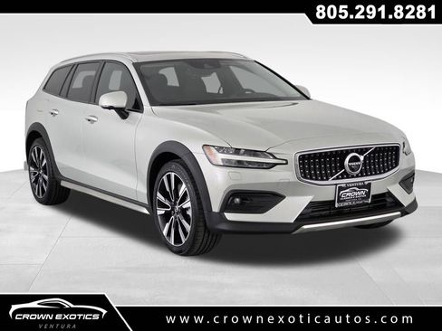 Used 2020 Volvo V60 T5 Cross Country w/ Protection Package Premier image 1