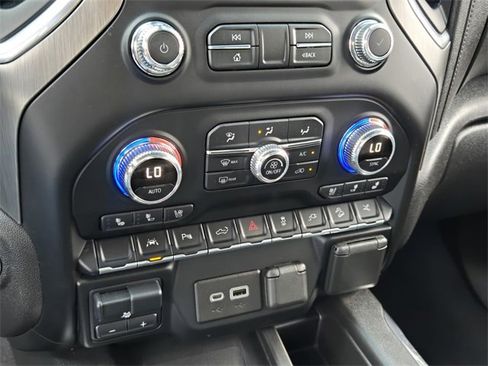 Used 2022 GMC Sierra 1500 Denali w/ Denali Reserve Package image 25