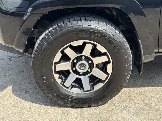 Used 2020 Toyota 4Runner TRD Off-Road AWD/4WD image 14