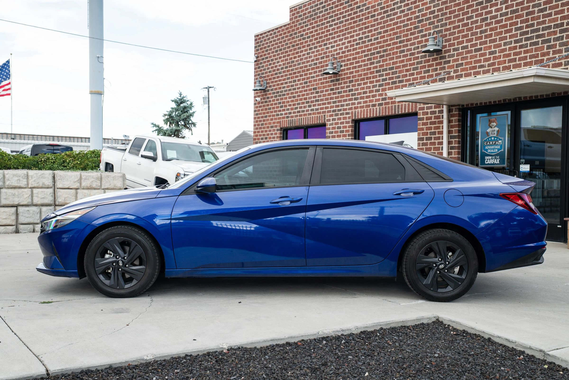 Used 2021 Hyundai Elantra SEL FWD image 3