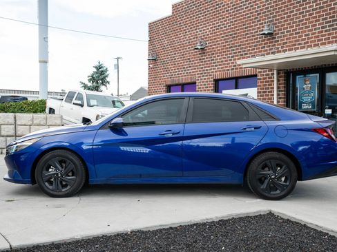 Used 2021 Hyundai Elantra SEL FWD image 3