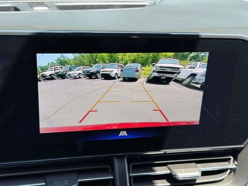 Used 2024 Chevrolet Trax RS w/ Sunroof Package FWD image 5