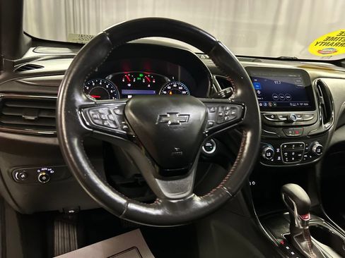Used 2022 Chevrolet Equinox RS w/ RS Leather Package FWD image 15