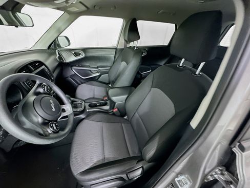 Used 2023 Kia Soul LX w/ Option Group 015 FWD image 13