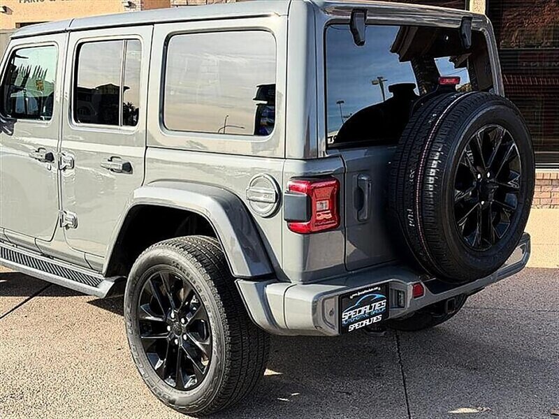 Used 2023 Jeep Wrangler Unlimited Sahara AWD/4WD image 14