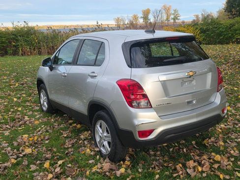 Used 2018 Chevrolet Trax LS AWD/4WD image 24