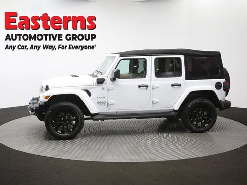 Used 2022 Jeep Wrangler Unlimited Sahara w/ Cold Weather Group AWD/4WD image 60