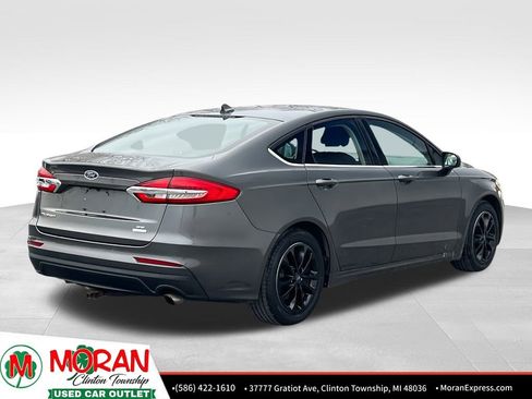 Used 2019 Ford Fusion SE image 5
