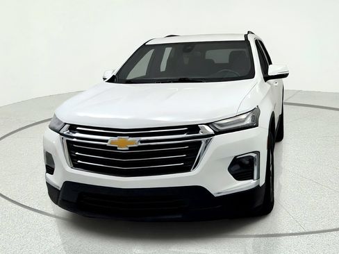 Certified 2023 Chevrolet Traverse LT FWD image 8