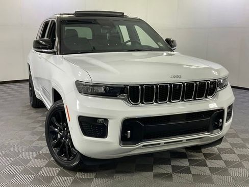 Used 2024 Jeep Grand Cherokee Overland w/ Adv Protech Group III AWD/4WD image 42