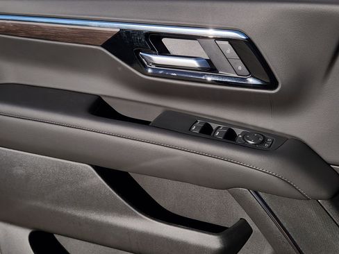 New 2026 Chevrolet Tahoe LS image 16