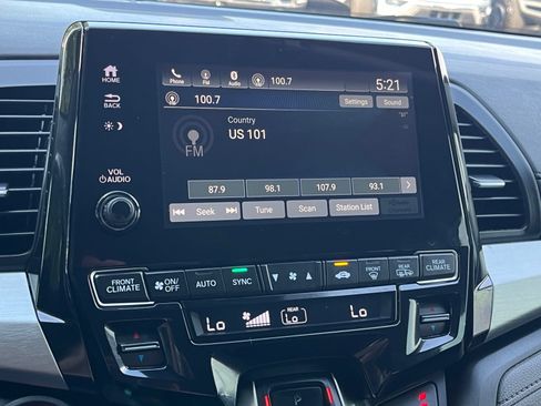 Used 2018 Honda Odyssey EX-L image 24